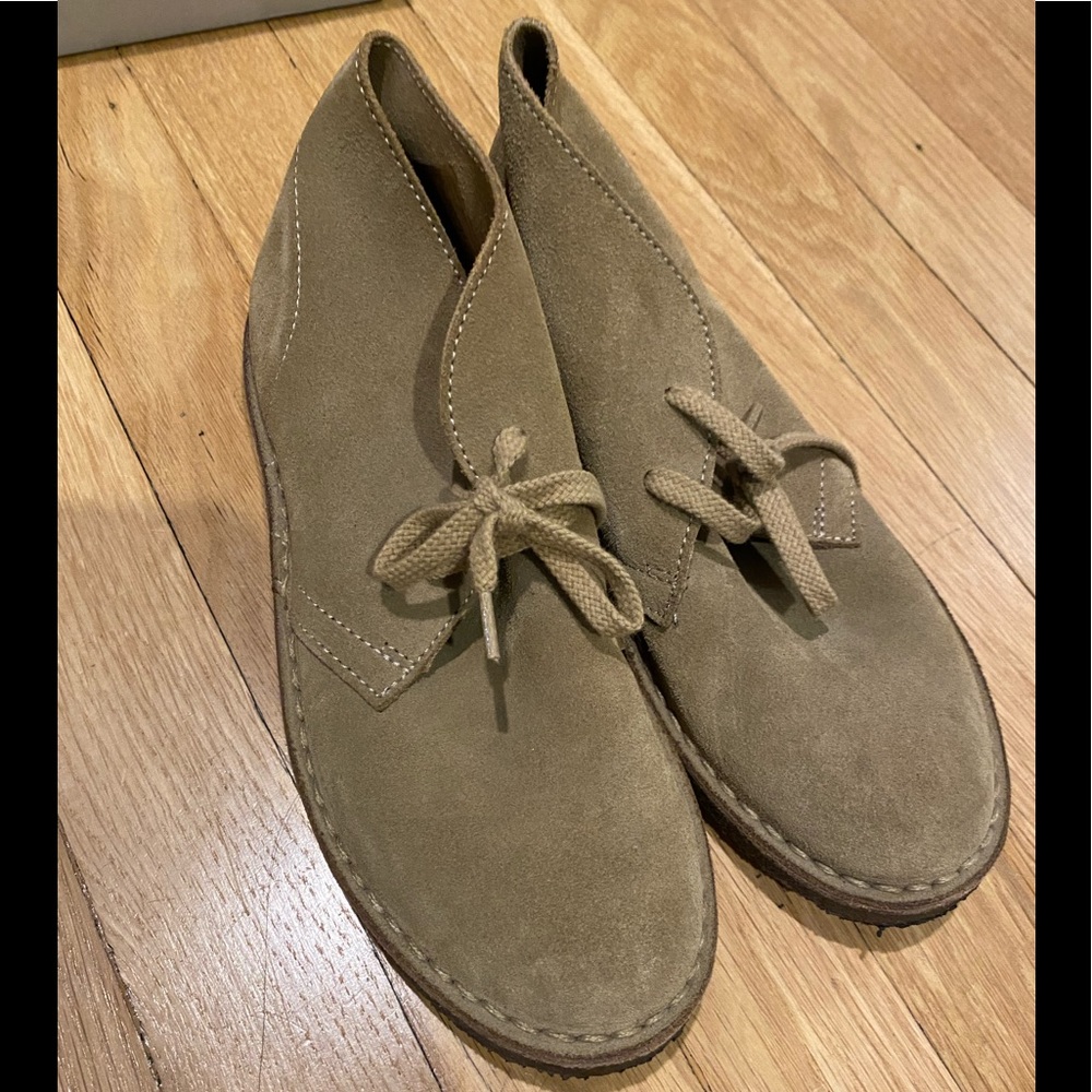 Crewcuts suede macalister boots, stone, sz 4